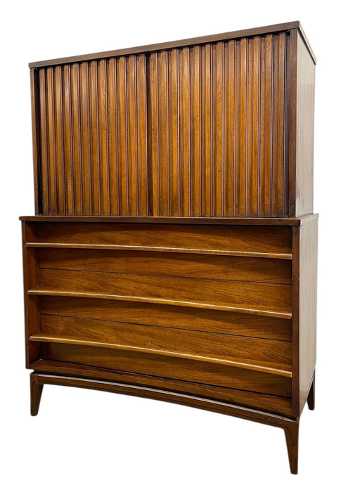 Vintage Mid Century Modern 5 Drawer Highboy Dresser with Sculpted Drawer Fronts