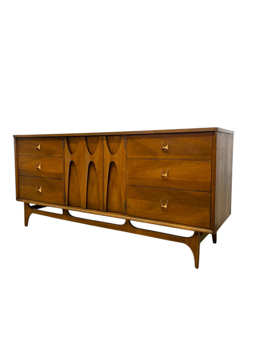 Vintage Mid Century Modern Broyhill Brasilia 9 Drawer Dresser Solid Walnut with Original Handles Seattle