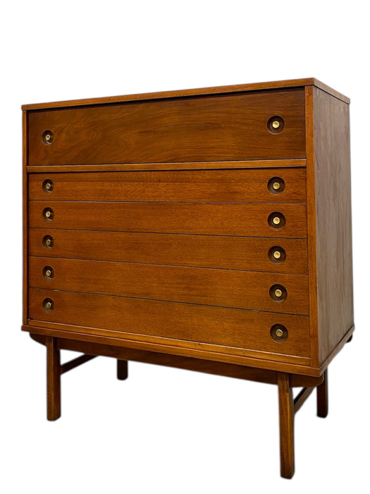 Vintage Mid-Century Modern 4-Drawer Dresser with Dovetailed Drawers