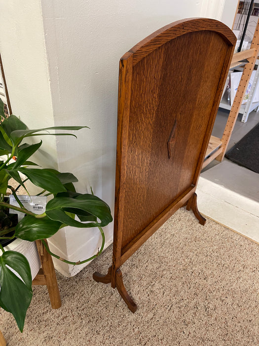 Likely Antique Arts and Crafts Quarter-Sawn Fire Screen with Diamond Inlay and Shaped Feet, c. 1910s