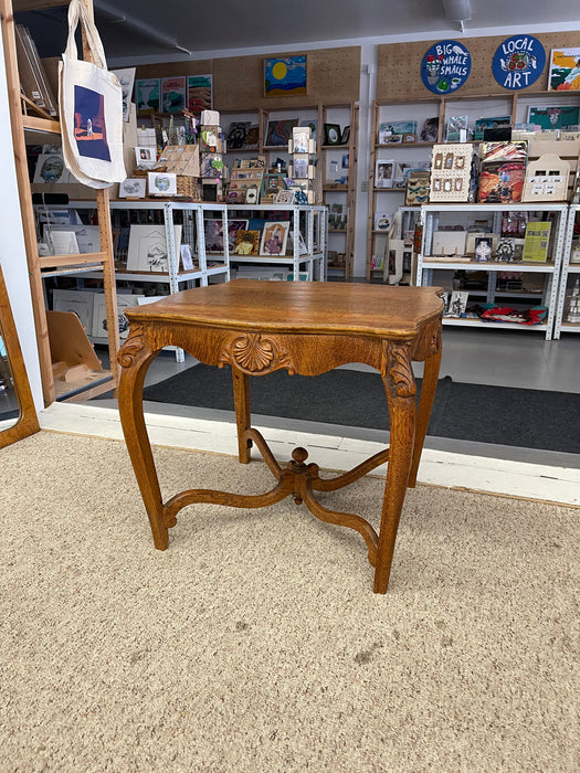 Likely Antique Quarter-sawn Possibly Oak Side Table with Serpentine Top, Shell carving. and Cabriole Legs