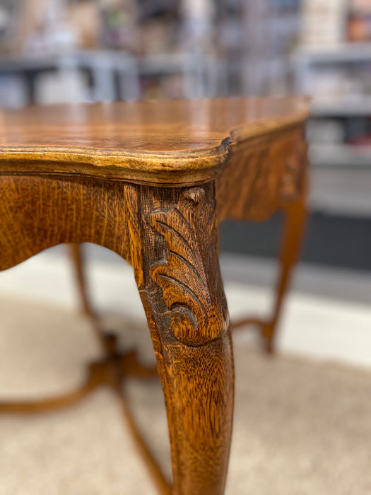 Likely Antique Quarter-sawn Possibly Oak Side Table with Serpentine Top, Shell carving. and Cabriole Legs