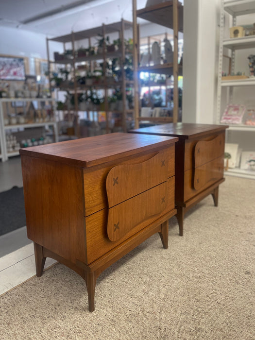 Pair of Mid-Century Modern Walnut Nightstands with Sculpted Fronts and Rosewood Inlaid Detail
