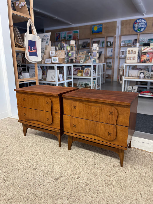 Pair of Mid-Century Modern Walnut Nightstands with Sculpted Fronts and Rosewood Inlaid Detail