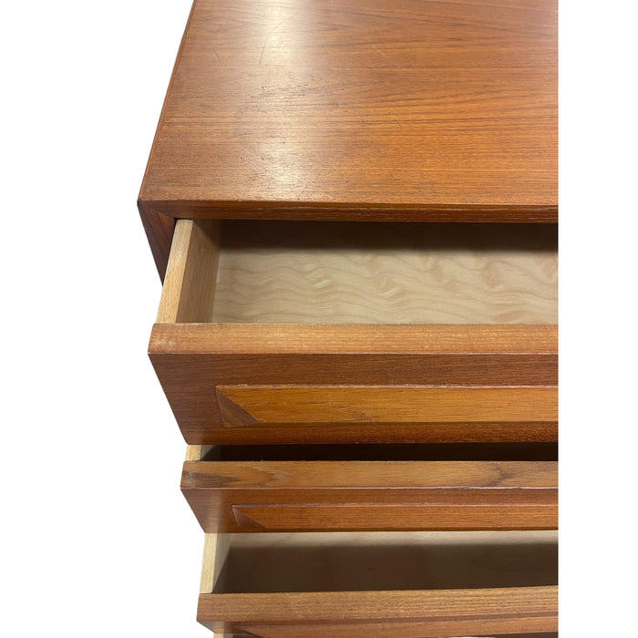 Vintage Danish Mid Century Modern 4 Drawer Teak Dresser Dovetailed Drawers With Milled Solid Wood Handles