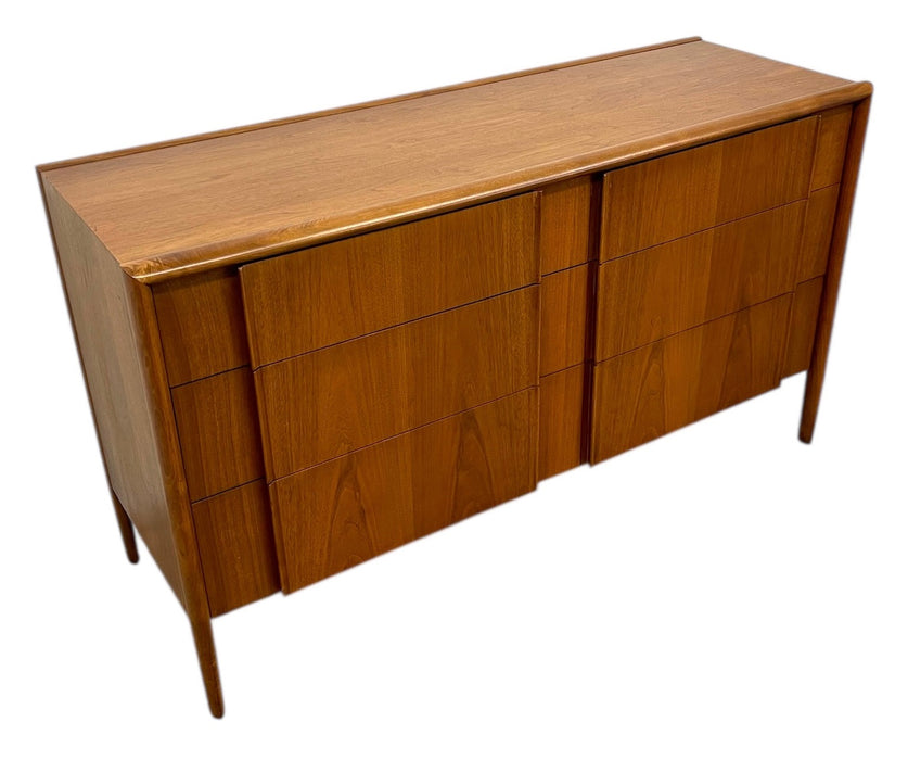 Vintage Mid Century Modern 6-Drawer Dresser by Drexel Parallel Collection