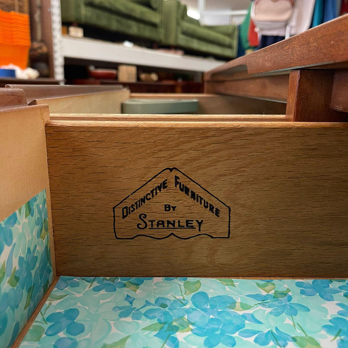 Vintage Mid Century Modern 6 Drawer Dresser by Stanley.