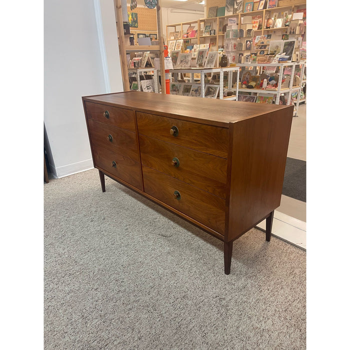 Vintage Mid Century Modern Six Drawer Dresser Dovetail Drawers.