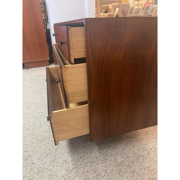 Vintage Mid Century Modern Six Drawer Lowboy Dresser.