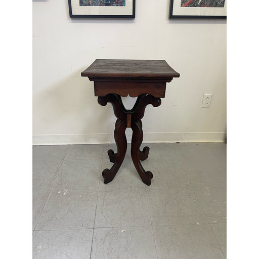 Vintage Victorian Style Accent Table With Carved Wood Legs.