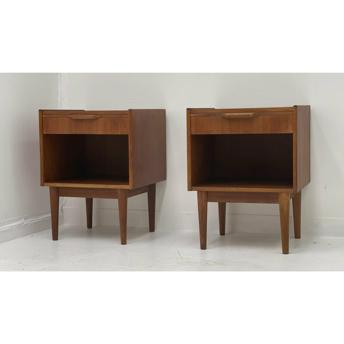 Vintage Danish Mid Century Modern End Tables Set Of 2