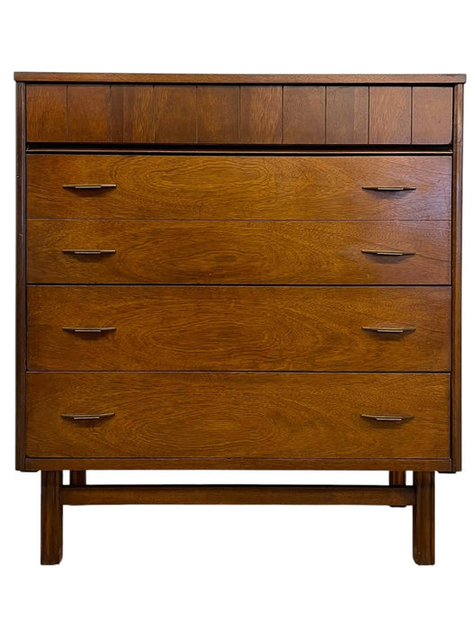 Mid Century Modern Bassett Furniture 4 Drawer Dresser with Dovetail Construction and Brass-Toned Pulls