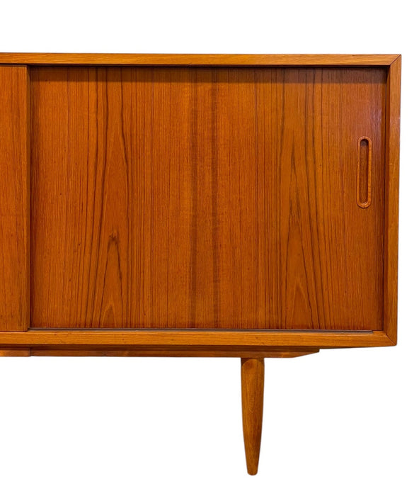 Vintage Danish Mid-Century Modern Teak Sliding Door Credenza / Sideboard
with Drawer