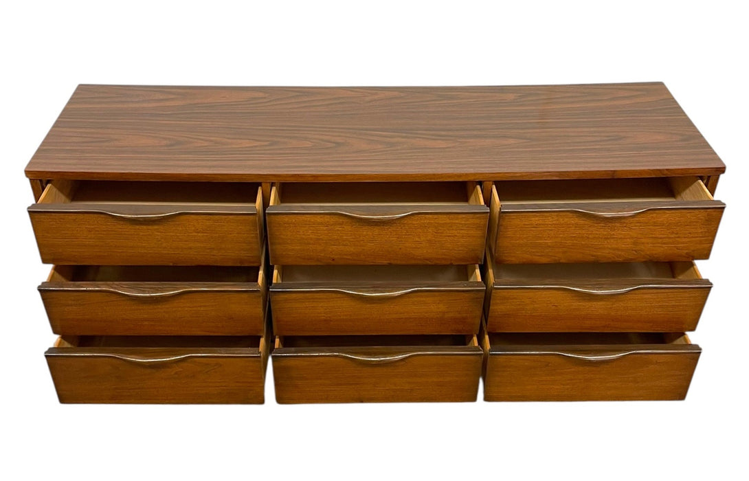 Vintage Mid-Century Modern 9-Drawer Lowboy Dresser with Sculpted Drawer Pulls, Walnut Toned Finish