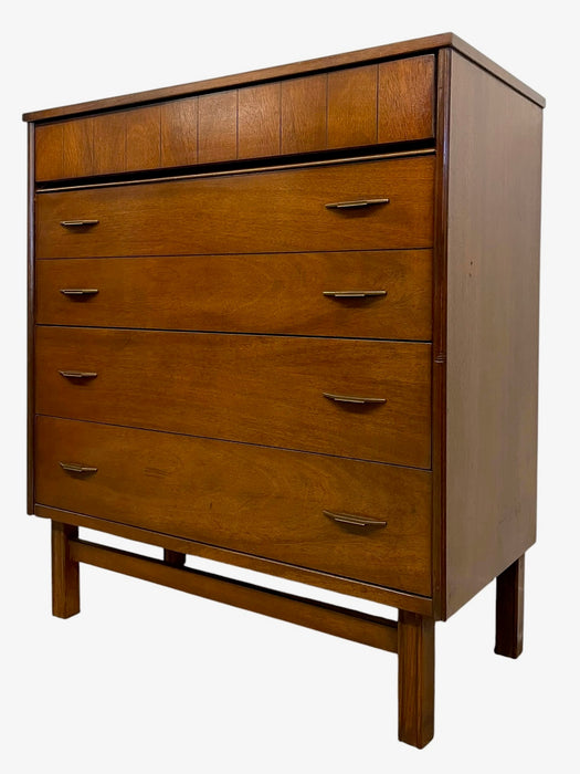 Mid Century Modern Bassett Furniture 4 Drawer Dresser with Dovetail Construction and Brass-Toned Pulls