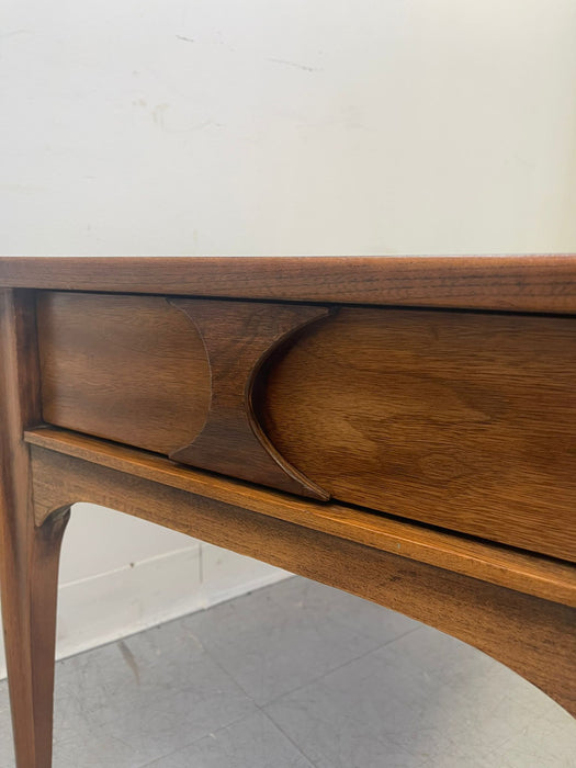 Vintage Mid Century Modern Accent Table. Single Drawer.