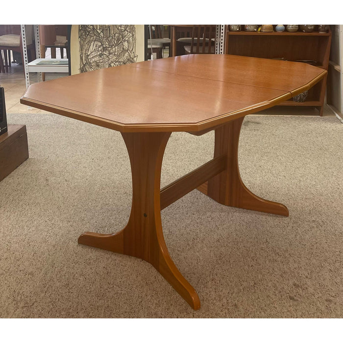 Vintage Mid Century Modern Extendable Dining Table with Butterfly Leaf