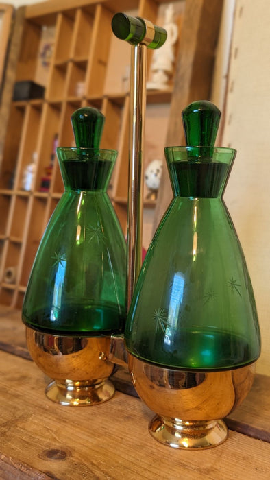 Vintage Emerald Glo Art Deco mid century modern Glasses set.(online purchase only)