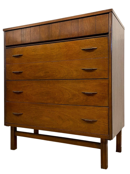 Mid Century Modern Bassett Furniture 4 Drawer Dresser with Dovetail Construction and Brass-Toned Pulls