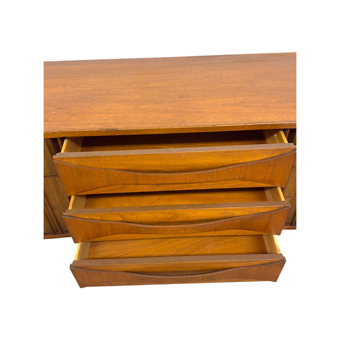 Vintage Mid Century Modern Solid walnut 9- Drawer Dresser’ with Bent wood Handles & Brutalist Accents