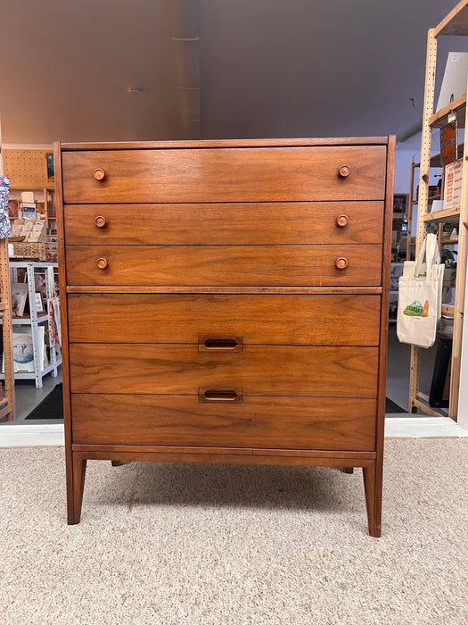 Vintage Walnut Mid-Century Modern Five Drawers Dresser Cabinet by United