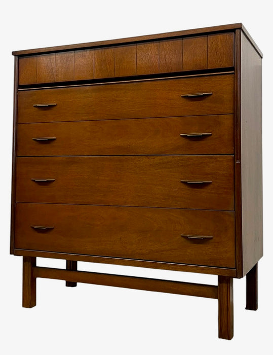 Mid Century Modern Bassett Furniture 4 Drawer Dresser with Dovetail Construction and Brass-Toned Pulls