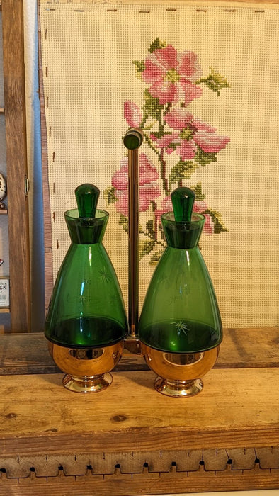 Vintage Emerald Glo Art Deco mid century modern Glasses set.(online purchase only)