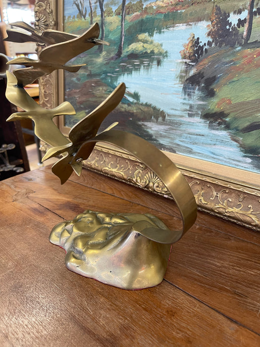 Vintage Mid-Century Modern Brass Toned Seagull Sculpture on Rocky Base