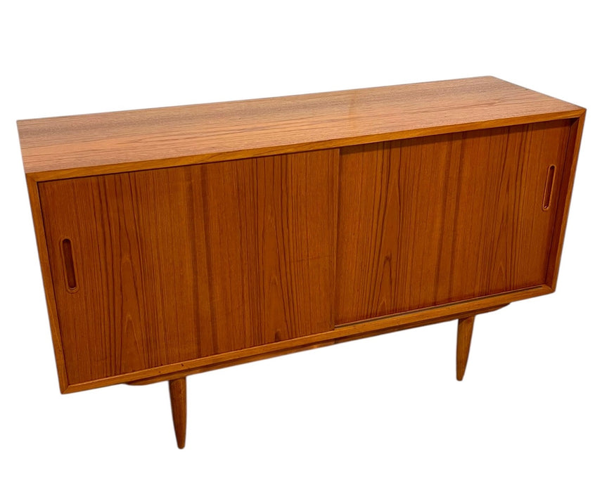 Vintage Danish Mid-Century Modern Teak Sliding Door Credenza / Sideboard
with Drawer