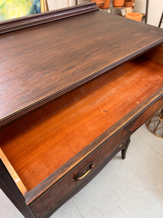 Antique American 5 Drawer Dresser or Chest with Flame Mahogany Wooden Drawer Fronts French Legs Inlaid Contrasting Veneers and Dovetailed Drawers