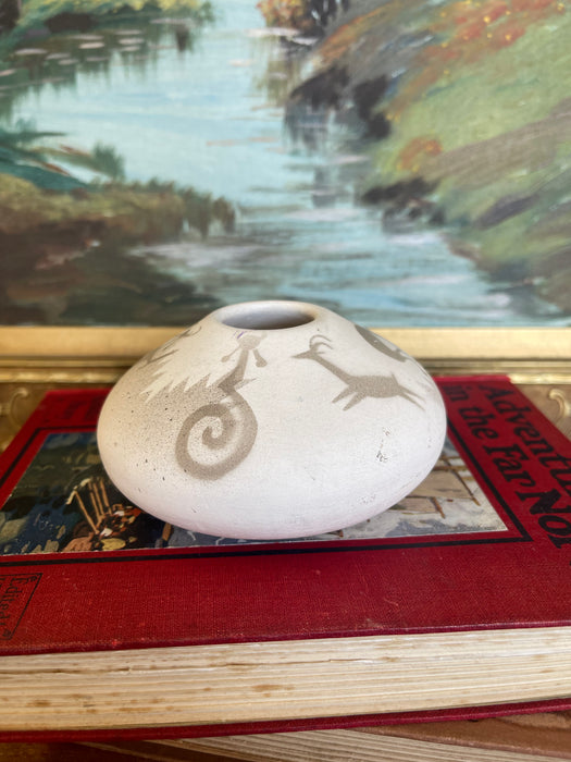 Vintage Hozoni Pottery Native American Indian Ceramic Vase with Kokopelli and Animal Motifs