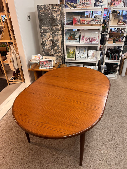 Vintage Mid Century Modern G-Plan Teak Oval Extending butterfly Dining Table 1970s Butterfly Leaf