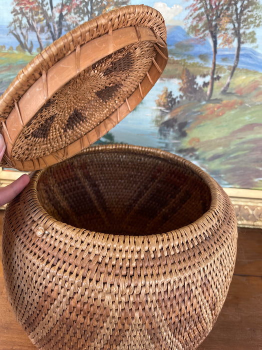 Vintage Handwoven Southeast Asian Rattan Lidded Basket with Saburst and Diamond Weave pattern