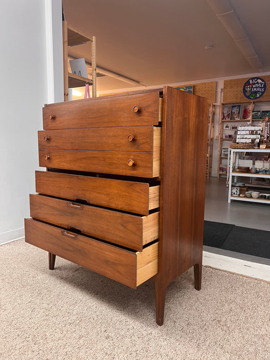 Vintage Walnut Mid-Century Modern Five Drawers Dresser Cabinet by United