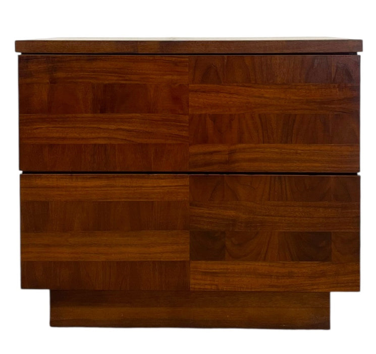 Vintage Mid-Century Modern Two-Drawer Nightstand with Book-Matched
Wood Grain