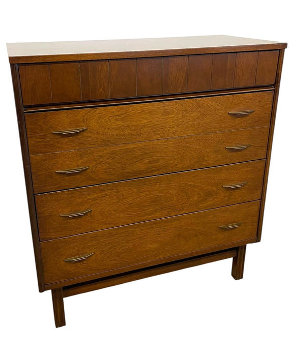 Mid Century Modern Bassett Furniture 4 Drawer Dresser with Dovetail Construction and Brass-Toned Pulls