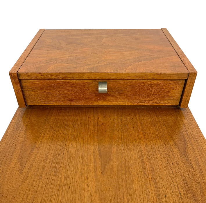 Vintage Mid Century Modern Nightstand by American of Martinsville One
Drawer End Table