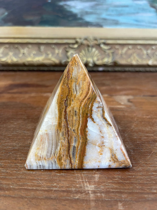 Hand-Carved Polished Onyx Pyramid Sculpture or Paperweight