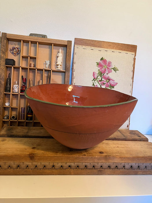 Terracotta Large Pulled-Rim Bowl.