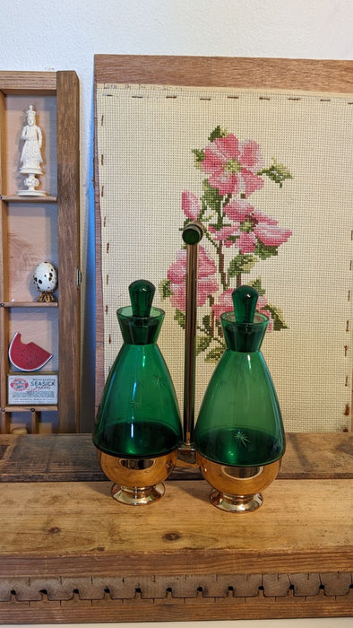 Vintage Emerald Glo Art Deco mid century modern Glasses set.(online purchase only)