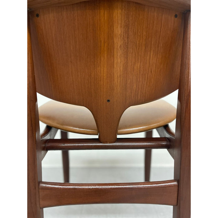 Vintage Mid Century Modern Walnut Toned Chair