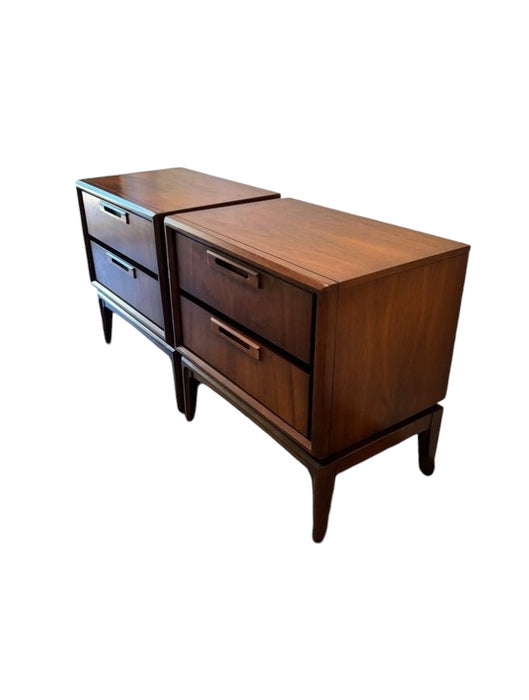 Pair of Mid-Century Modern American Walnut and Oak Two Drawers Night Stands End Tables