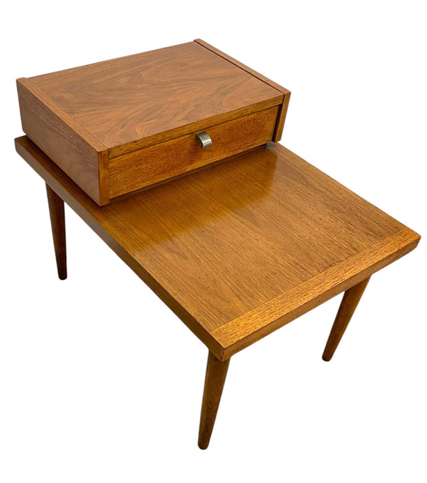Vintage Mid Century Modern Nightstand by American of Martinsville One
Drawer End Table