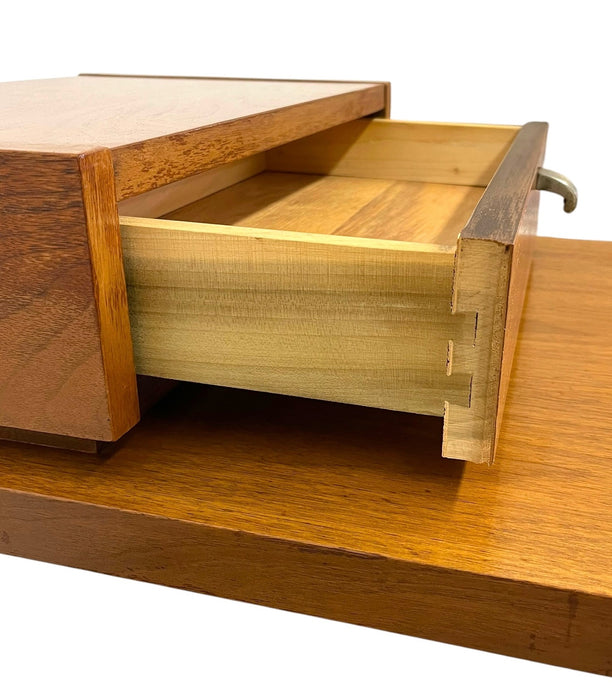 Vintage Mid Century Modern Nightstand by American of Martinsville One
Drawer End Table