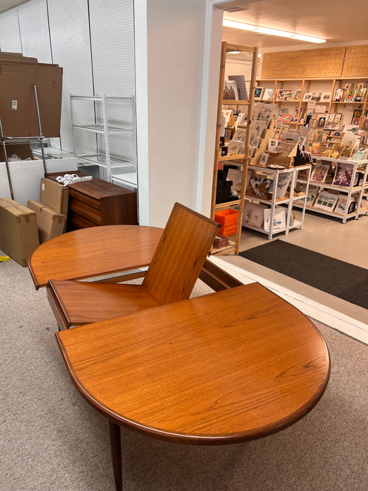 Vintage Mid Century Modern G-Plan Teak Oval Extending butterfly Dining Table 1970s Butterfly Leaf