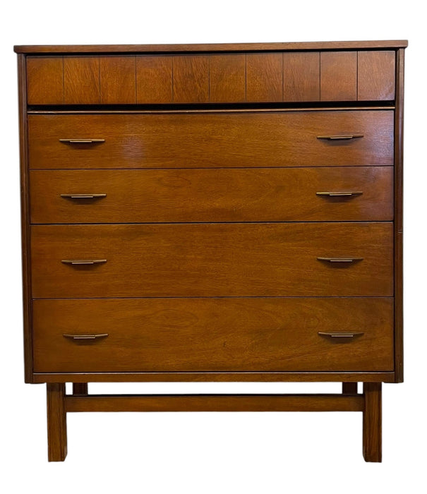 Mid Century Modern Bassett Furniture 4 Drawer Dresser with Dovetail Construction and Brass-Toned Pulls