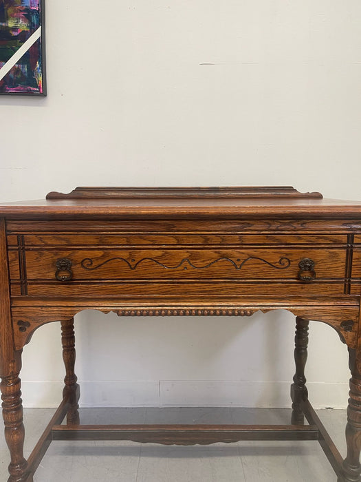 Vintage Early American Style Side Console Table.