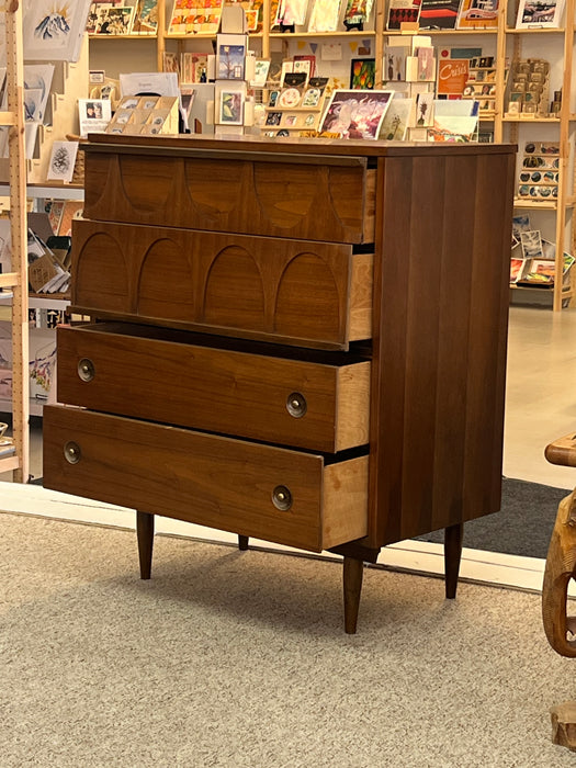 Vintage Mid Century Modern Four Drawer Dresser Dovetailed Drawers in Style of Broyhill Brasilia