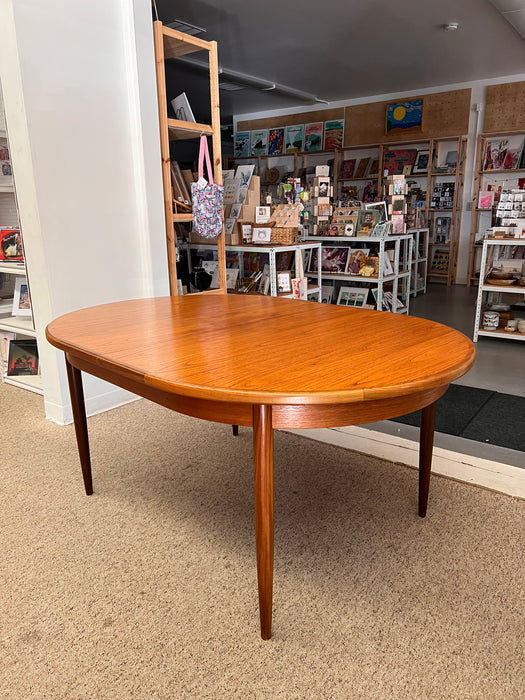 Vintage Mid Century Modern G-PlanTeak Oval Extending Dining Table1970s Butterfly Leaf UK Import