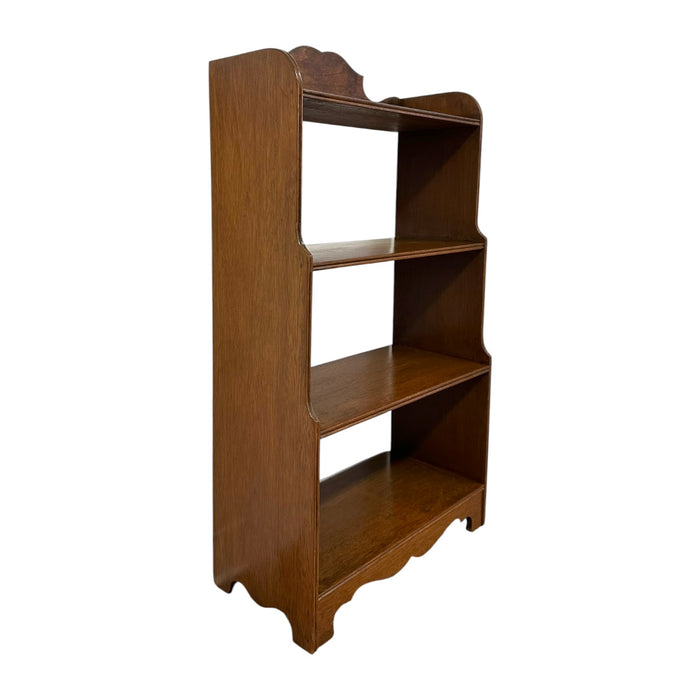 Vintage 4-Tier Solid Wood Bookshelf – Antique Style Scalloped Bookcase and Display Shelf